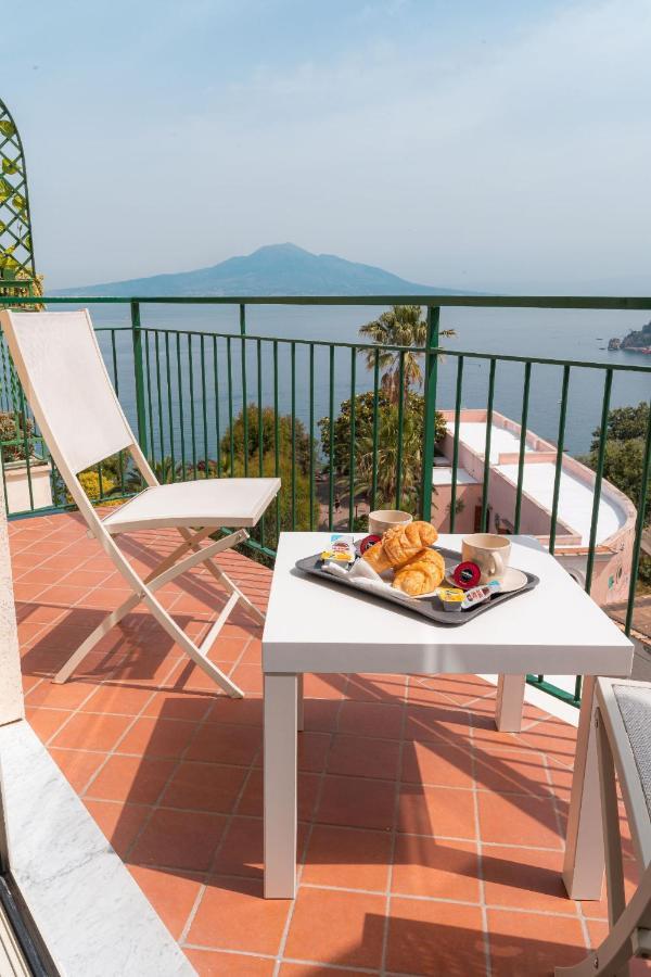 Amazing Sea&Vesuvio View Suite Vico Equense Dış mekan fotoğraf